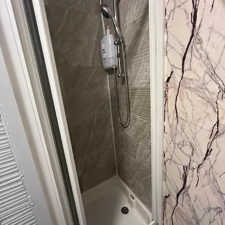 Проживання в сім'ї Private 2 Near Southmead Hospital *