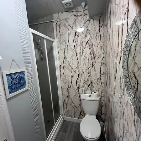 Private 2 Near Southmead Hospital Бристоль